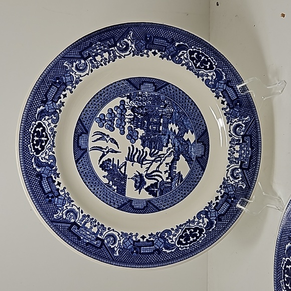 Willow Ware by Royal China 10 in. Dinner Plate EXCELLENT CONDITION - Picture 2 of 4
